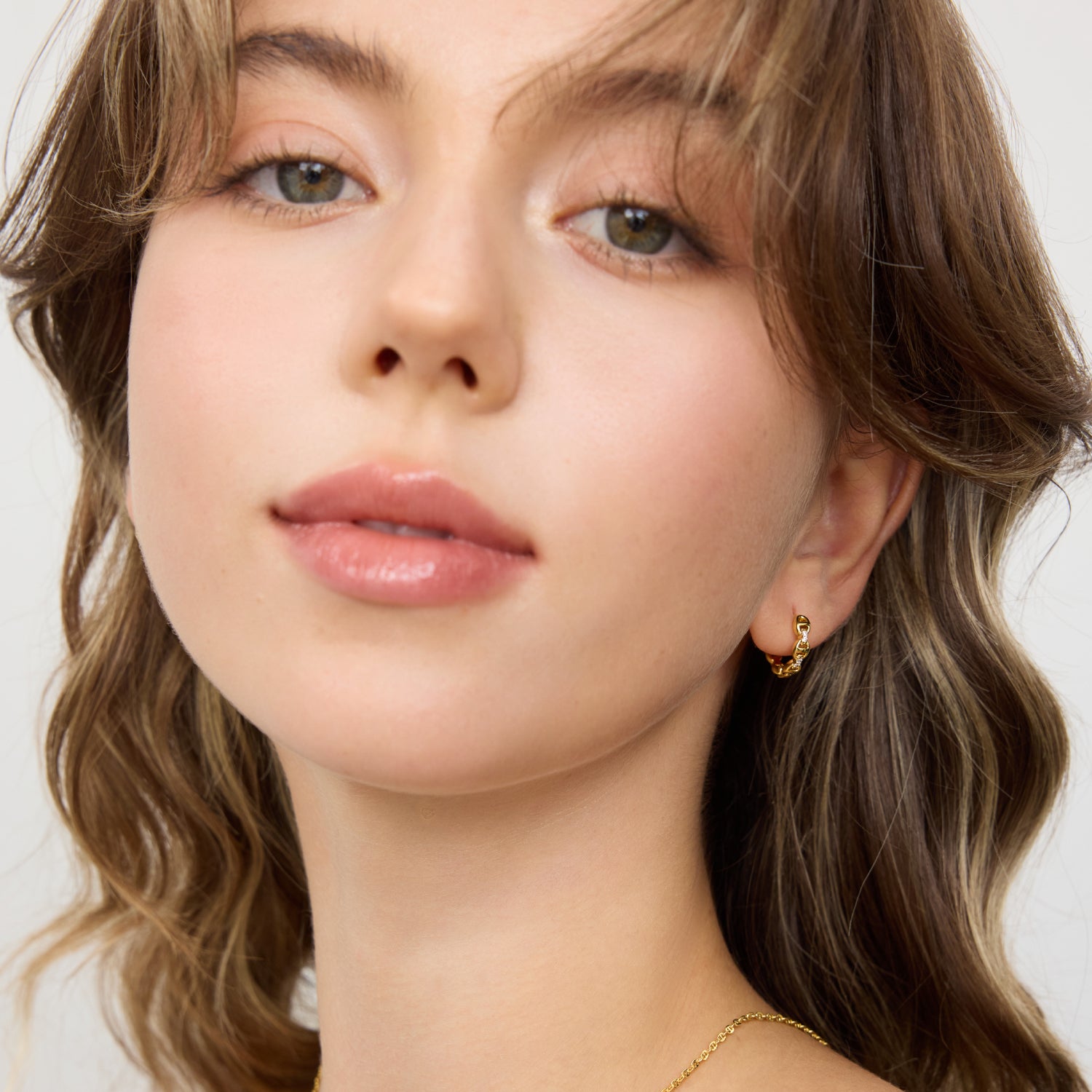 シグネチャー チェーンリンク スモールフープピアス – ARSIS